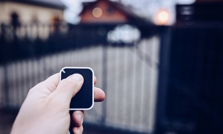 Portail avec contrôle à partir de téléphone portable - Nîmes - Midi Electricité Nîmes